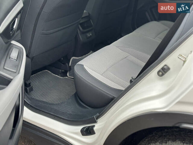 Белый Субару Аутбек, объемом двигателя 2.5 л и пробегом 95 тыс. км за 19850 $, фото 15 на Automoto.ua