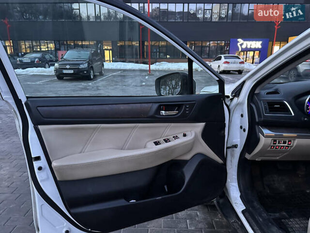 Білий Субару Аутбек, об'ємом двигуна 2.5 л та пробігом 136 тис. км за 18200 $, фото 8 на Automoto.ua
