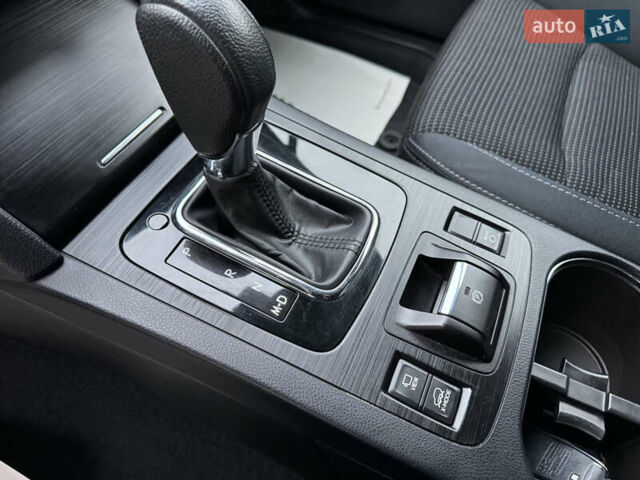 Белый Субару Аутбек, объемом двигателя 2.5 л и пробегом 60 тыс. км за 19800 $, фото 20 на Automoto.ua