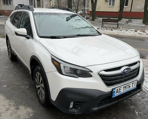 Белый Субару Аутбек, объемом двигателя 2.5 л и пробегом 94 тыс. км за 16900 $, фото 2 на Automoto.ua