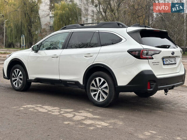 Белый Субару Аутбек, объемом двигателя 2.5 л и пробегом 95 тыс. км за 19850 $, фото 2 на Automoto.ua