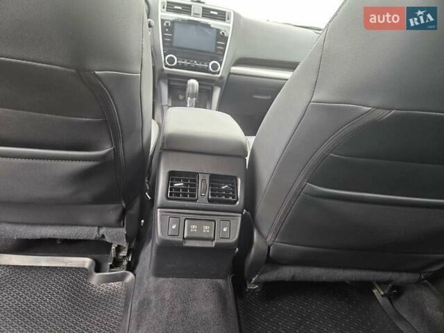 Білий Субару Аутбек, об'ємом двигуна 2.5 л та пробігом 92 тис. км за 26000 $, фото 24 на Automoto.ua