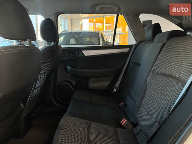 Білий Субару Аутбек, об'ємом двигуна 2.5 л та пробігом 76 тис. км за 18200 $, фото 21 на Automoto.ua