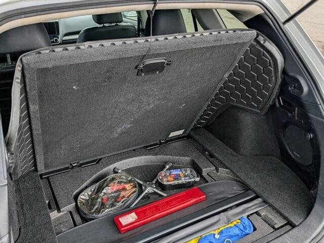 Білий Субару Аутбек, об'ємом двигуна 2.5 л та пробігом 220 тис. км за 17900 $, фото 29 на Automoto.ua