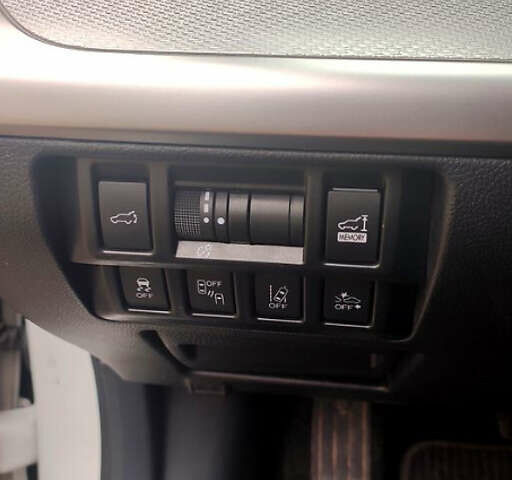 Белый Субару Аутбек, объемом двигателя 2.5 л и пробегом 50 тыс. км за 17800 $, фото 9 на Automoto.ua