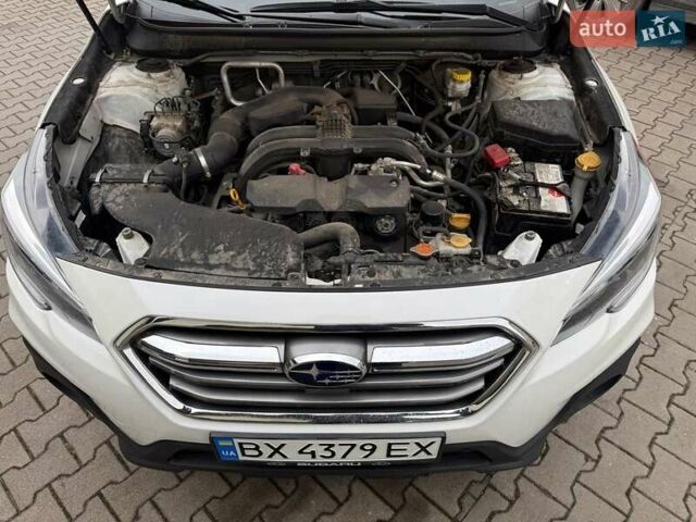 Белый Субару Аутбек, объемом двигателя 2.5 л и пробегом 65 тыс. км за 24000 $, фото 8 на Automoto.ua