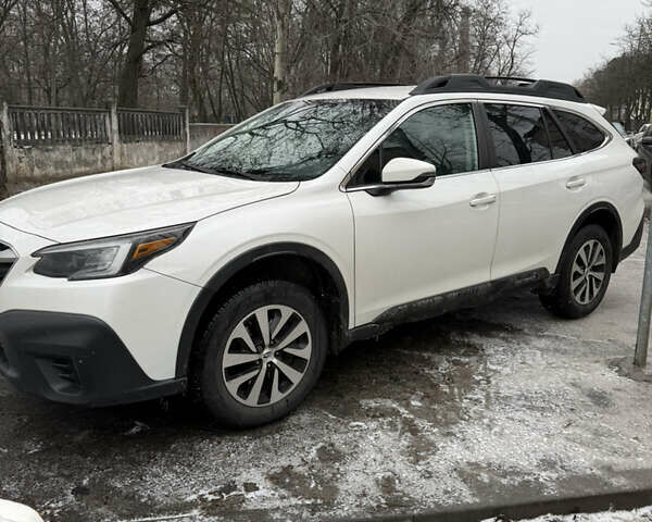 Белый Субару Аутбек, объемом двигателя 2.5 л и пробегом 94 тыс. км за 16900 $, фото 1 на Automoto.ua