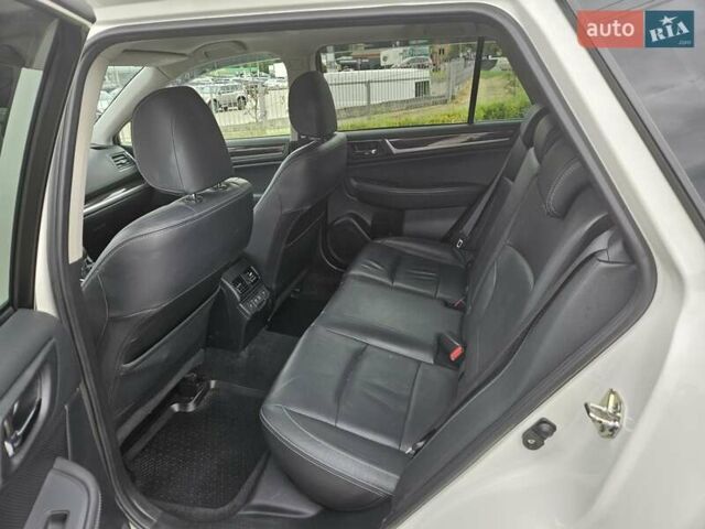 Білий Субару Аутбек, об'ємом двигуна 2.5 л та пробігом 92 тис. км за 26000 $, фото 23 на Automoto.ua
