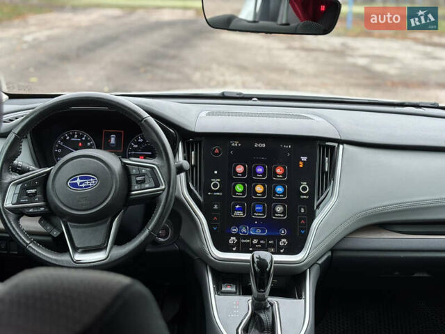 Белый Субару Аутбек, объемом двигателя 2.5 л и пробегом 95 тыс. км за 19850 $, фото 17 на Automoto.ua