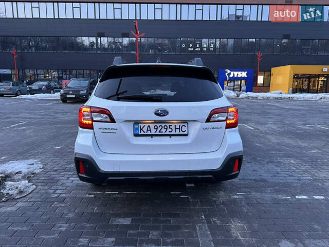 Білий Субару Аутбек, об'ємом двигуна 2.5 л та пробігом 136 тис. км за 18200 $, фото 3 на Automoto.ua