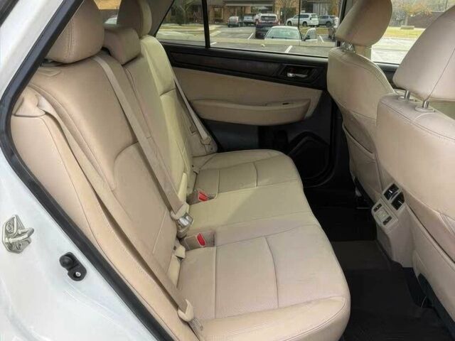 Белый Субару Аутбек, объемом двигателя 2.5 л и пробегом 45 тыс. км за 15000 $, фото 12 на Automoto.ua