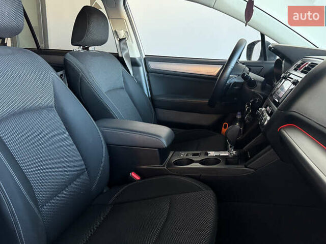 Білий Субару Аутбек, об'ємом двигуна 2.5 л та пробігом 76 тис. км за 18200 $, фото 22 на Automoto.ua