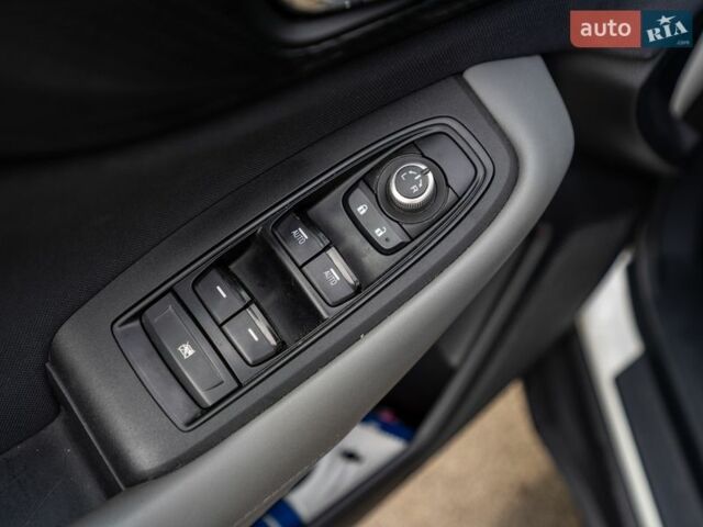 Білий Субару Аутбек, об'ємом двигуна 2.5 л та пробігом 91 тис. км за 19300 $, фото 17 на Automoto.ua