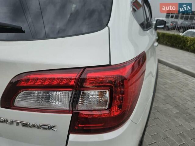 Білий Субару Аутбек, об'ємом двигуна 2.5 л та пробігом 92 тис. км за 26000 $, фото 12 на Automoto.ua
