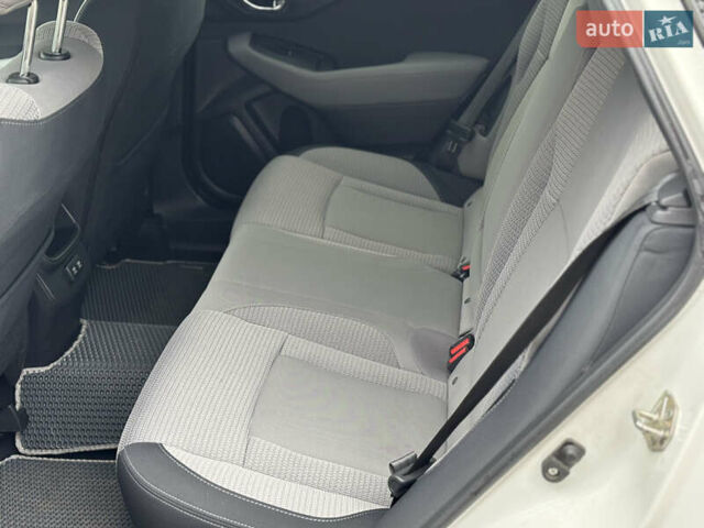 Белый Субару Аутбек, объемом двигателя 2.5 л и пробегом 95 тыс. км за 19850 $, фото 16 на Automoto.ua