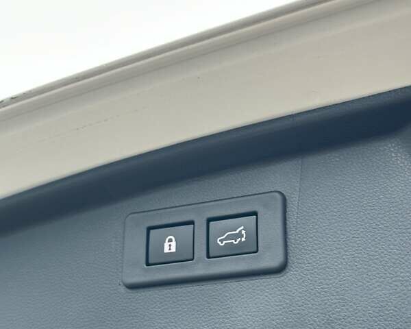 Білий Субару Аутбек, об'ємом двигуна 2.5 л та пробігом 40 тис. км за 21900 $, фото 16 на Automoto.ua