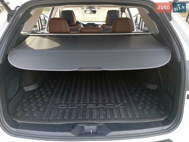 Белый Субару Аутбек, объемом двигателя 2.39 л и пробегом 126 тыс. км за 27600 $, фото 17 на Automoto.ua