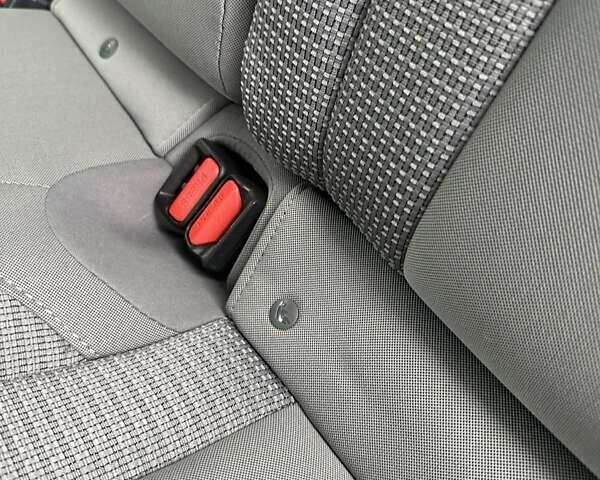 Білий Субару Аутбек, об'ємом двигуна 2.5 л та пробігом 40 тис. км за 21900 $, фото 20 на Automoto.ua