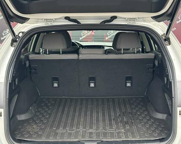 Білий Субару Аутбек, об'ємом двигуна 2.5 л та пробігом 40 тис. км за 21900 $, фото 14 на Automoto.ua