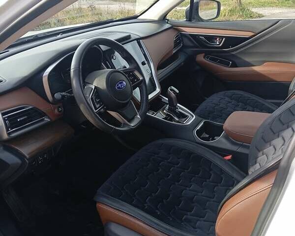 Белый Субару Аутбек, объемом двигателя 2.39 л и пробегом 126 тыс. км за 27600 $, фото 9 на Automoto.ua