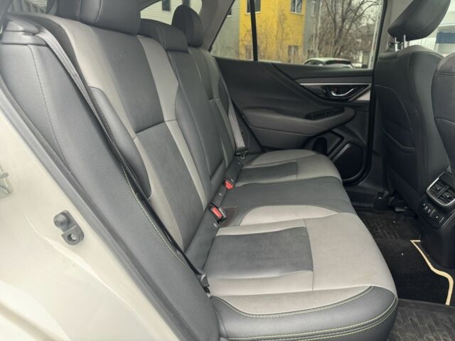 Білий Субару Аутбек, об'ємом двигуна 2.4 л та пробігом 70 тис. км за 26500 $, фото 7 на Automoto.ua