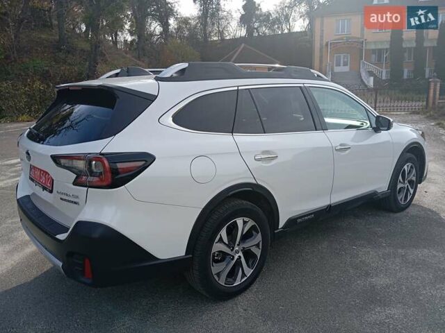 Белый Субару Аутбек, объемом двигателя 2.39 л и пробегом 126 тыс. км за 27600 $, фото 4 на Automoto.ua