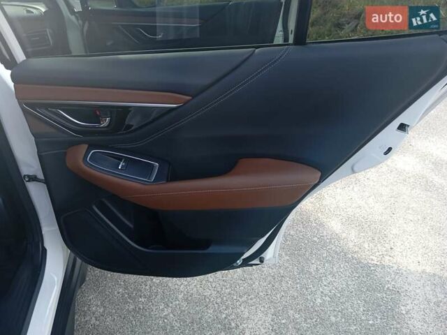 Белый Субару Аутбек, объемом двигателя 2.39 л и пробегом 126 тыс. км за 27600 $, фото 16 на Automoto.ua