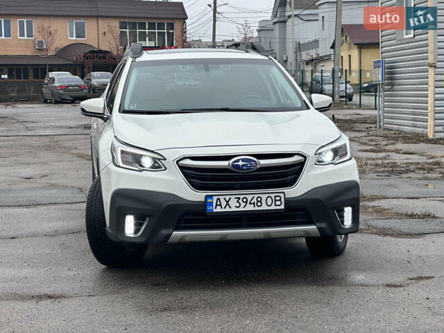 Белый Субару Аутбек, объемом двигателя 2.5 л и пробегом 110 тыс. км за 23999 $, фото 2 на Automoto.ua