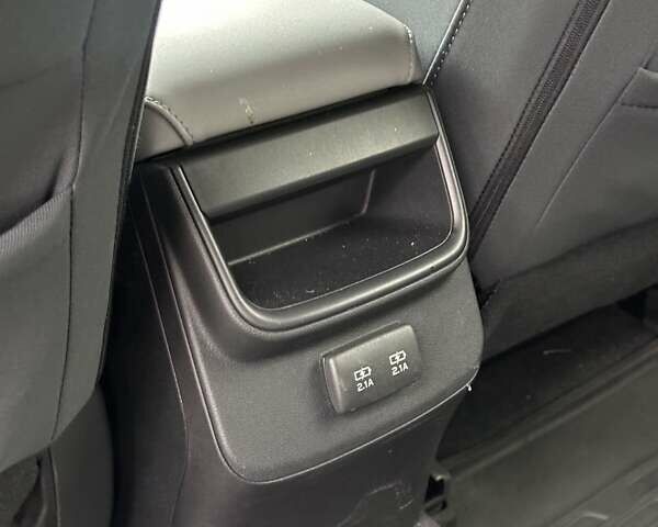 Білий Субару Аутбек, об'ємом двигуна 2.5 л та пробігом 40 тис. км за 21900 $, фото 27 на Automoto.ua