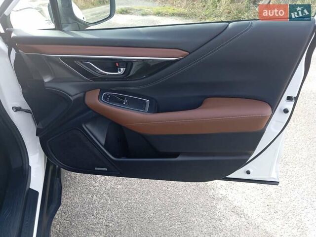 Белый Субару Аутбек, объемом двигателя 2.39 л и пробегом 126 тыс. км за 27600 $, фото 12 на Automoto.ua