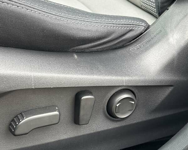 Білий Субару Аутбек, об'ємом двигуна 2.5 л та пробігом 40 тис. км за 21900 $, фото 32 на Automoto.ua