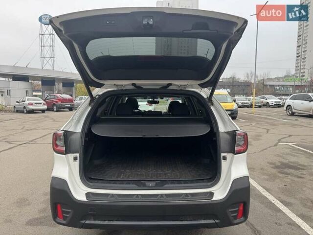 Білий Субару Аутбек, об'ємом двигуна 2.39 л та пробігом 70 тис. км за 26500 $, фото 21 на Automoto.ua