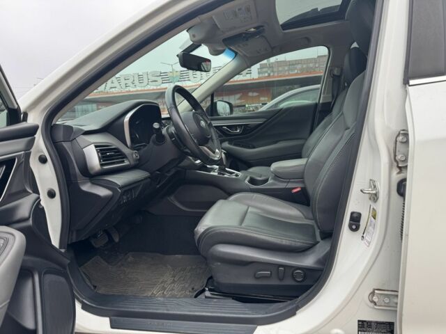 Білий Субару Аутбек, об'ємом двигуна 2.4 л та пробігом 70 тис. км за 26500 $, фото 2 на Automoto.ua