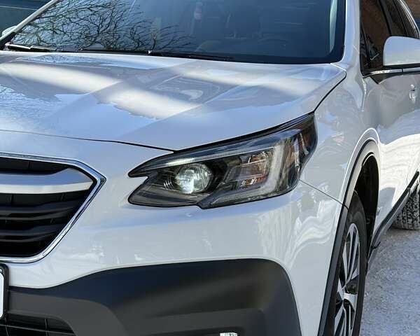 Білий Субару Аутбек, об'ємом двигуна 2.5 л та пробігом 40 тис. км за 20900 $, фото 2 на Automoto.ua