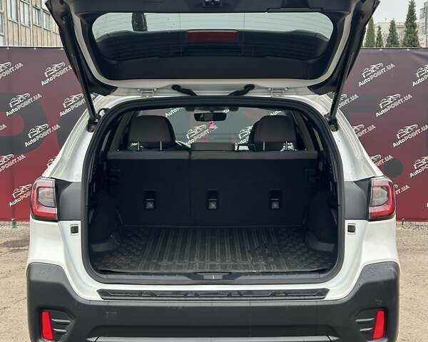 Білий Субару Аутбек, об'ємом двигуна 2.5 л та пробігом 40 тис. км за 21900 $, фото 13 на Automoto.ua