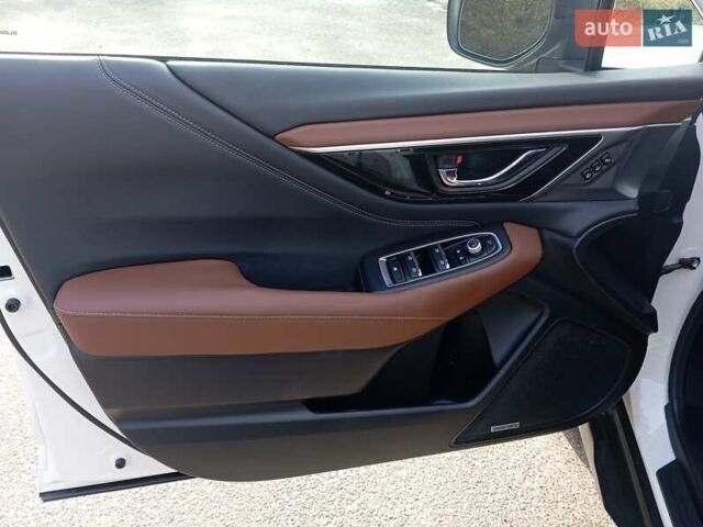 Белый Субару Аутбек, объемом двигателя 2.39 л и пробегом 126 тыс. км за 27600 $, фото 10 на Automoto.ua