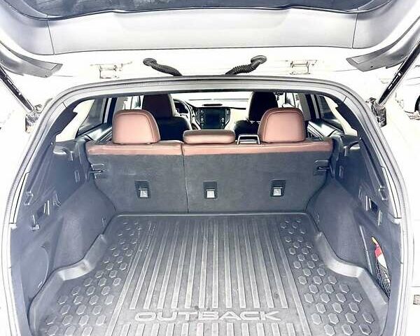 Білий Субару Аутбек, об'ємом двигуна 2.39 л та пробігом 126 тис. км за 24500 $, фото 9 на Automoto.ua