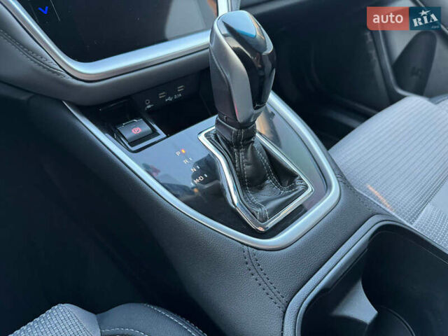 Білий Субару Аутбек, об'ємом двигуна 2.5 л та пробігом 40 тис. км за 21000 $, фото 4 на Automoto.ua