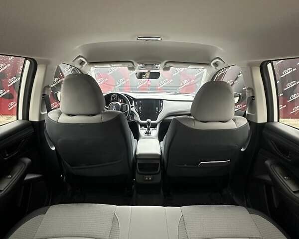 Білий Субару Аутбек, об'ємом двигуна 2.5 л та пробігом 40 тис. км за 21900 $, фото 22 на Automoto.ua