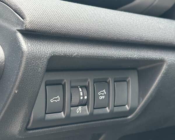 Білий Субару Аутбек, об'ємом двигуна 2.5 л та пробігом 40 тис. км за 21900 $, фото 30 на Automoto.ua