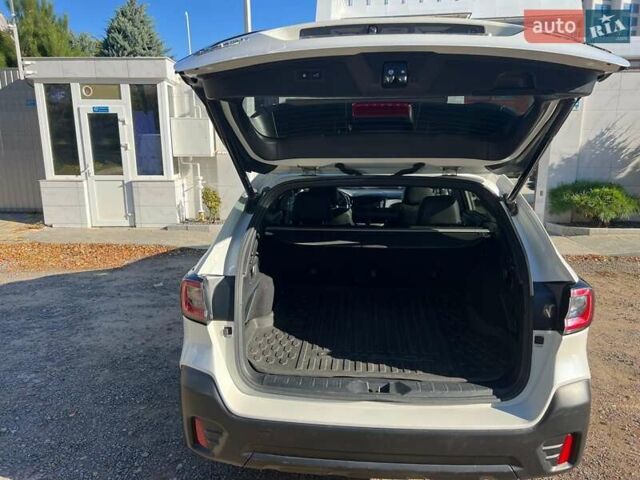 Субару Аутбек 2020 у Одесі на Automoto.ua Білий Субару Аутбек, об'ємом двигуна 2.5 л та пробігом 119 тис. км за 28300 $, фото 10 на Automoto.ua