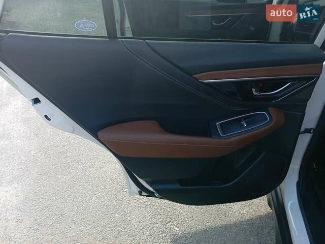 Белый Субару Аутбек, объемом двигателя 2.39 л и пробегом 126 тыс. км за 27600 $, фото 14 на Automoto.ua