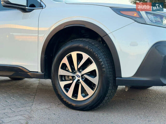 Білий Субару Аутбек, об'ємом двигуна 2.5 л та пробігом 40 тис. км за 21000 $, фото 24 на Automoto.ua