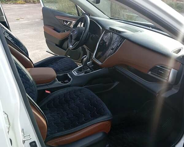 Белый Субару Аутбек, объемом двигателя 2.39 л и пробегом 126 тыс. км за 27600 $, фото 11 на Automoto.ua