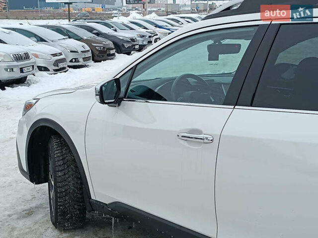 Білий Субару Аутбек, об'ємом двигуна 2.4 л та пробігом 88 тис. км за 27690 $, фото 5 на Automoto.ua