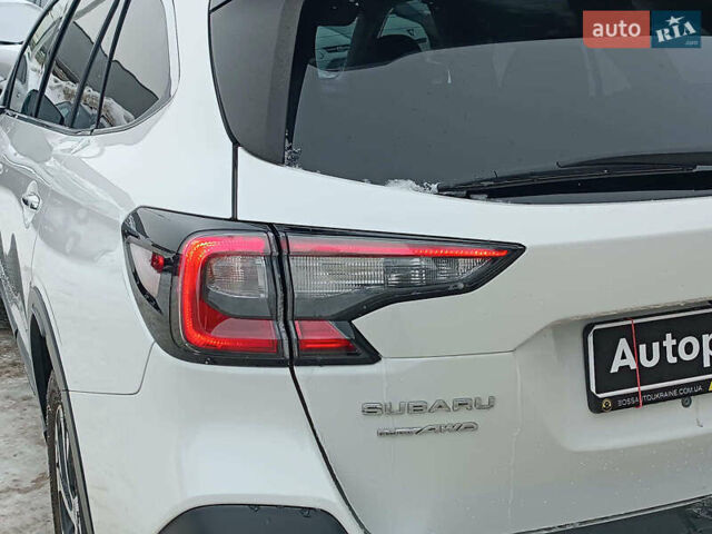 Білий Субару Аутбек, об'ємом двигуна 2.4 л та пробігом 88 тис. км за 27690 $, фото 8 на Automoto.ua