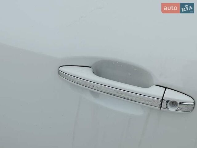 Білий Субару Аутбек, об'ємом двигуна 2.4 л та пробігом 88 тис. км за 27690 $, фото 18 на Automoto.ua