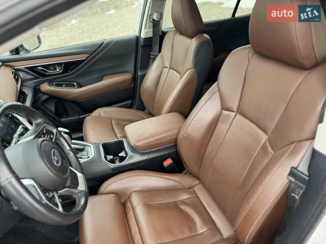 Білий Субару Аутбек, об'ємом двигуна 2.39 л та пробігом 88 тис. км за 32000 $, фото 24 на Automoto.ua