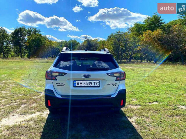 Белый Субару Аутбек, объемом двигателя 2.39 л и пробегом 41 тыс. км за 28000 $, фото 3 на Automoto.ua