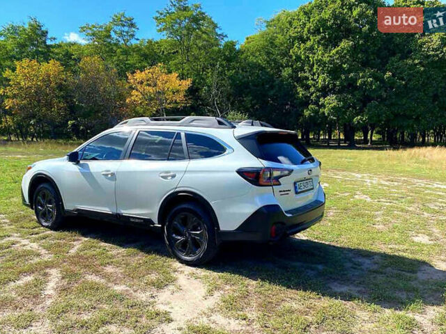 Белый Субару Аутбек, объемом двигателя 2.39 л и пробегом 41 тыс. км за 28000 $, фото 5 на Automoto.ua